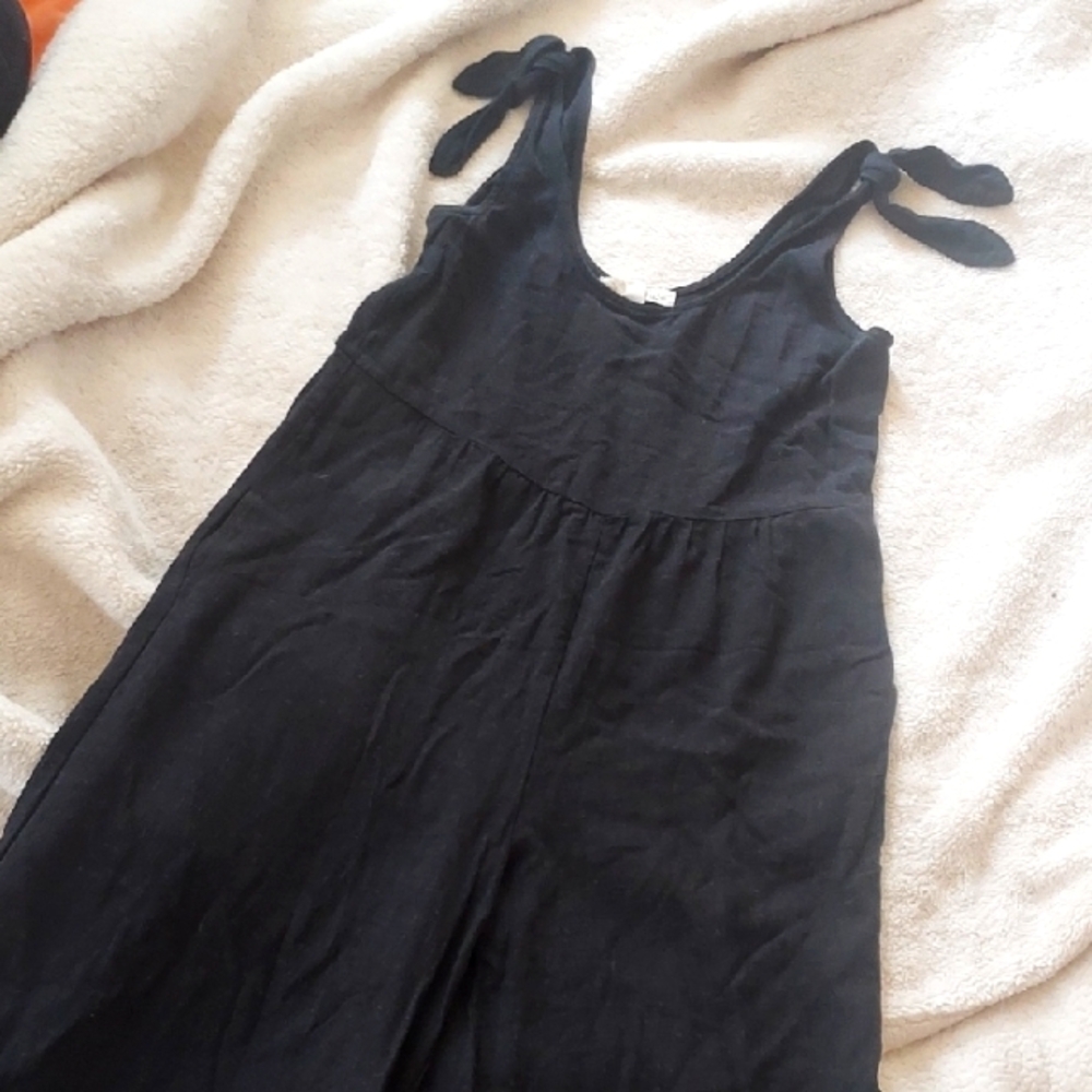 NWOT Black Cropped Sleeveless Jumpsuit